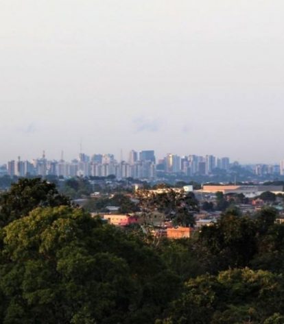 Do alto da torre do MUSA, localizada no extremo Norte da cidade de Manaus, é possível ver boa parte da capital amazonense. Foto: Valter Calheiros/Musa