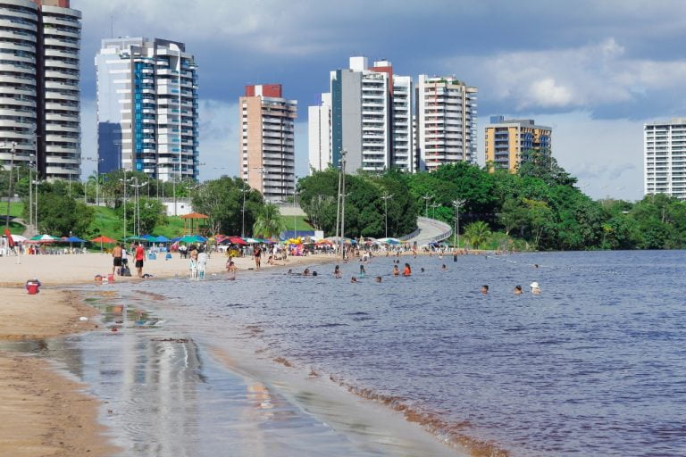 Praia da Ponta Negra, em Manaus,