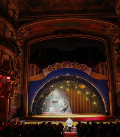 Espetáculo de Natal no Teatro Amazonas destaca importância de viver o  presente - Portal Edilene Mafra