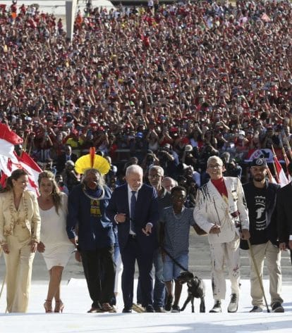 Brasileiros sobem rampa com Lula presidente - Foto  Foto Tânia Rego Agência Brasil