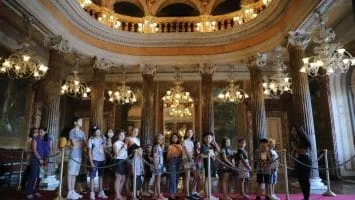 Nova edição do ‘Festival de Férias’ tem visita gratuita ao Teatro Amazonas e outras opções