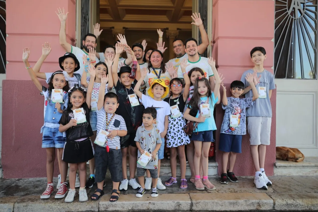 Visita guiada no Teatro Amazonas é opção para alunos nas férias de janeiro de 2023