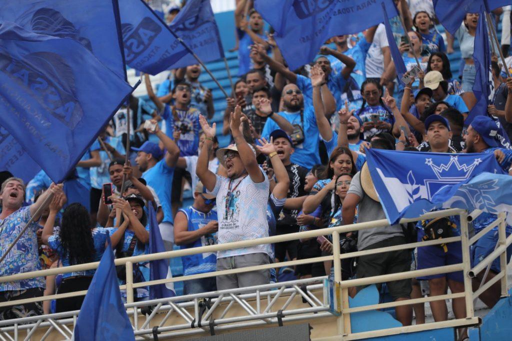 Torcida azul e branca comemora bicampeonato. Foto: Divulgação/Secom