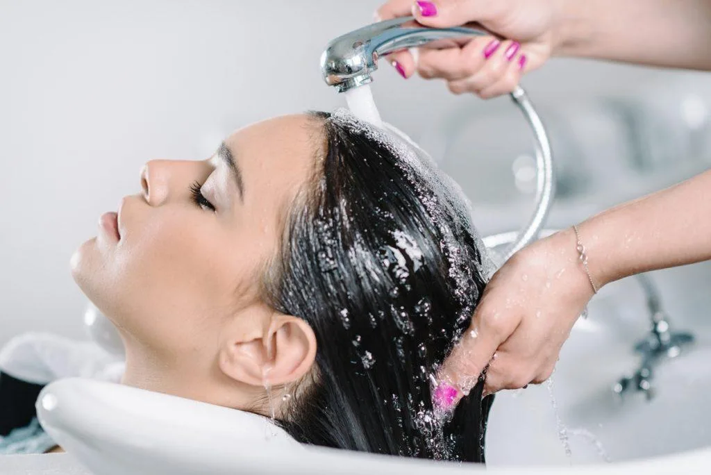 Cuidar do couro cabeludo é essencial para manter a saúde e a beleza dos cabelos. Foto: Divulgação