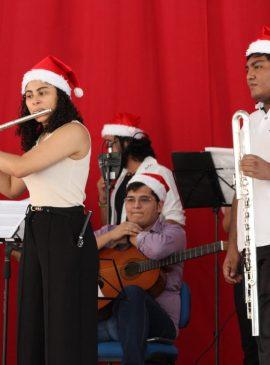 Escolas do Amazonas recebem apresentações do ‘Mundo Encantado do Natal’