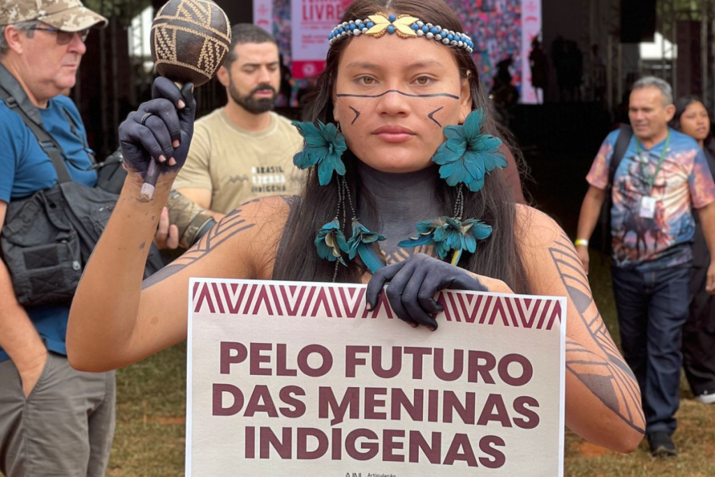 Tainara Kambeba atua em defesa dos povos indígenas na Amazônia